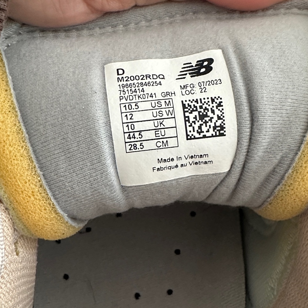 New Balance Cream Athletic Shoes - Picture 5 of 6